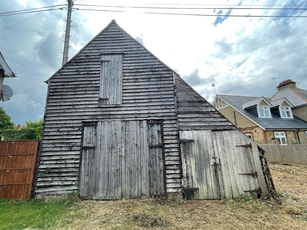 Lot: 107 - DETACHED BARN - 